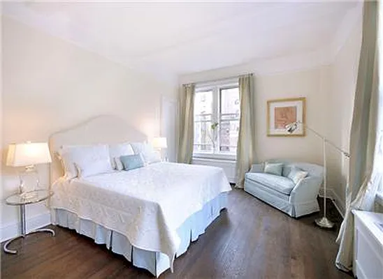 Sold by Warburg | media 10