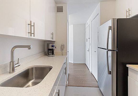 5th image of 1 River Pl APT 2411