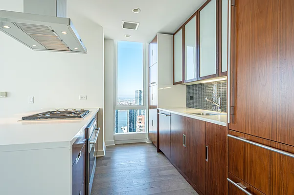 Rented by Square Realty Global Inc | media 2