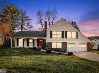 9200 Willow Pond Ln, Potomac, MD 20854