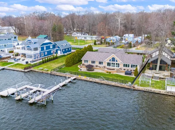 5363 Paw Paw Lake Rd, Coloma, MI 49038
