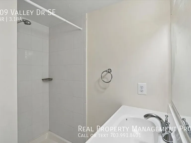 609 Valley Dr SE — Photo 27