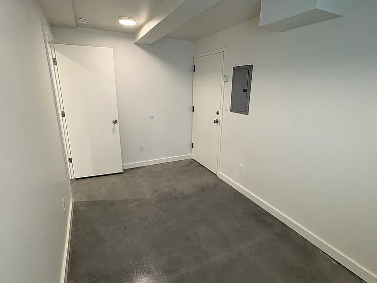 42 Jasper Pl — Photo 8