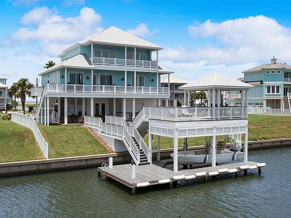 2nd image of 20727 E Sunset Bay Dr