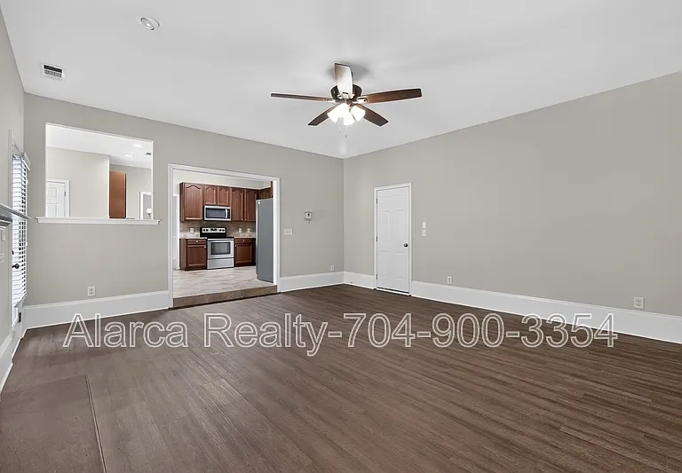 2041 White Cedar Ln — Photo 6