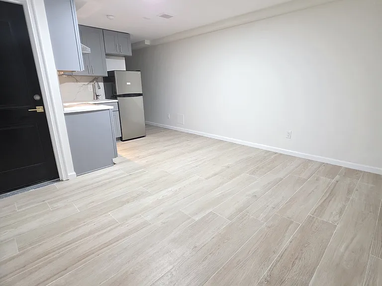 793 Olympia Blvd #1 — Photo 8