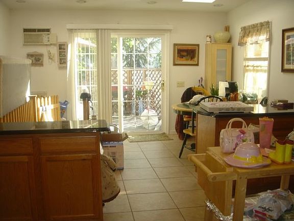 OVERSIZED CUSTOM KITCHEN