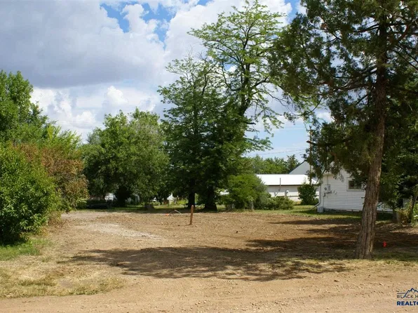214 6th St, Newell, SD 57760