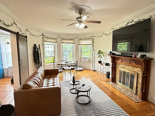 918 Beacon St #2 Photo 1