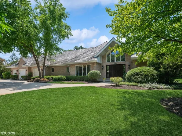 1881 Haven Ln, Libertyville, IL 60048
