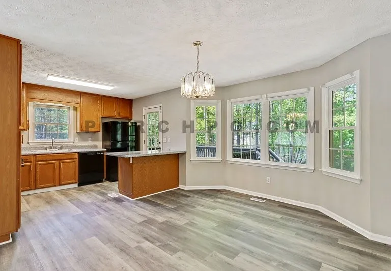 223 Sterling Trl — Photo 4