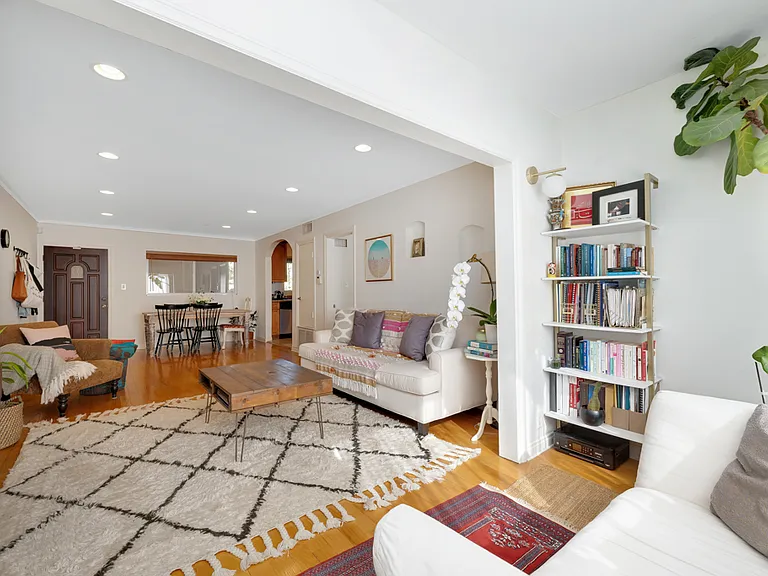 14934 Dickens St #9 — Photo 12