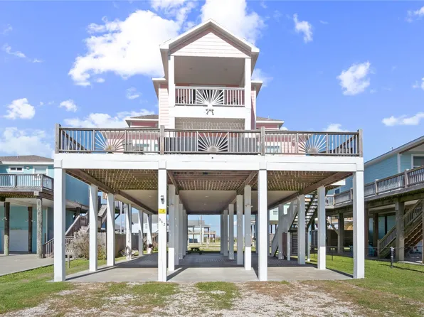 962 Meynig Dr, Crystal Beach, TX 77650