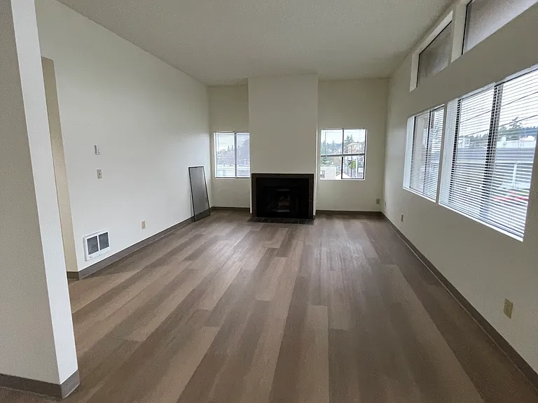 3224 Wetmore Ave #4 — Photo 2