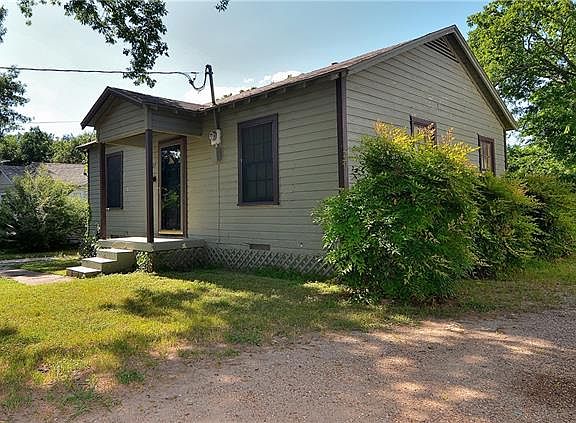 3rd image of 7037 Red Bud Dr