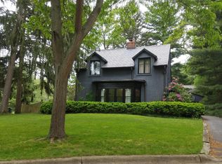 2350 Springhill Dr, Kalamazoo, MI 49008