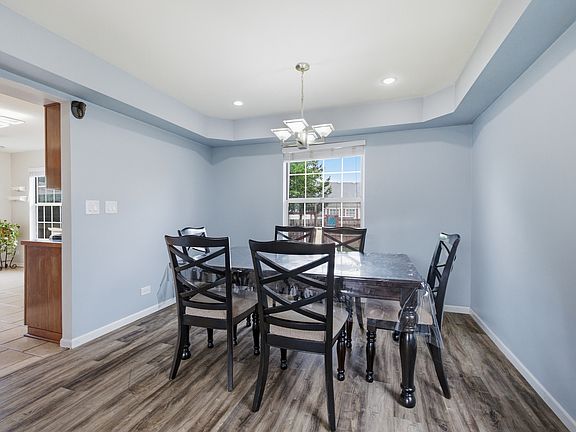 4th image of 18 Truman Ln