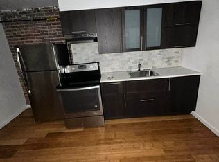 247 E Broadway #1R, New York, NY 10002