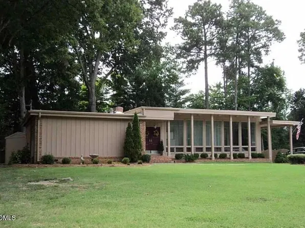 1009 Vandora Springs Rd, Garner, NC 27529