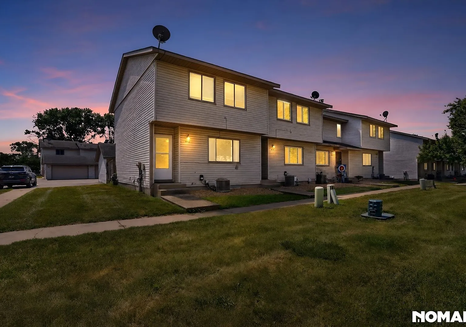 Charming 3BR House in Rosemount — Photo 2