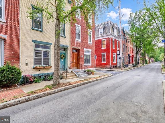 3rd image of 1617 Penn St