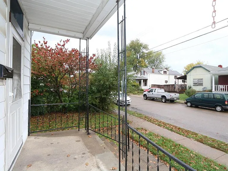 31 Poplar St — Photo 6
