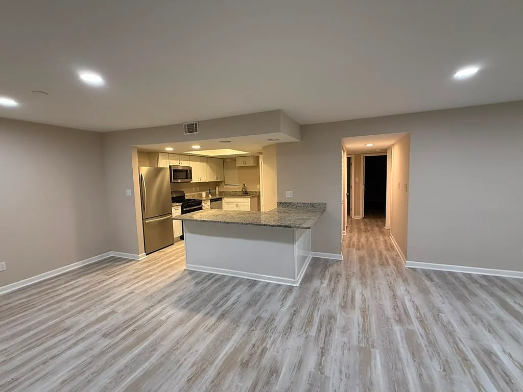 2 bed, 1292 sqft, $1,750 — Photo 3