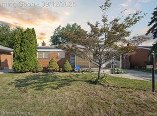 11633 Engleman Rd, Warren, MI 48089