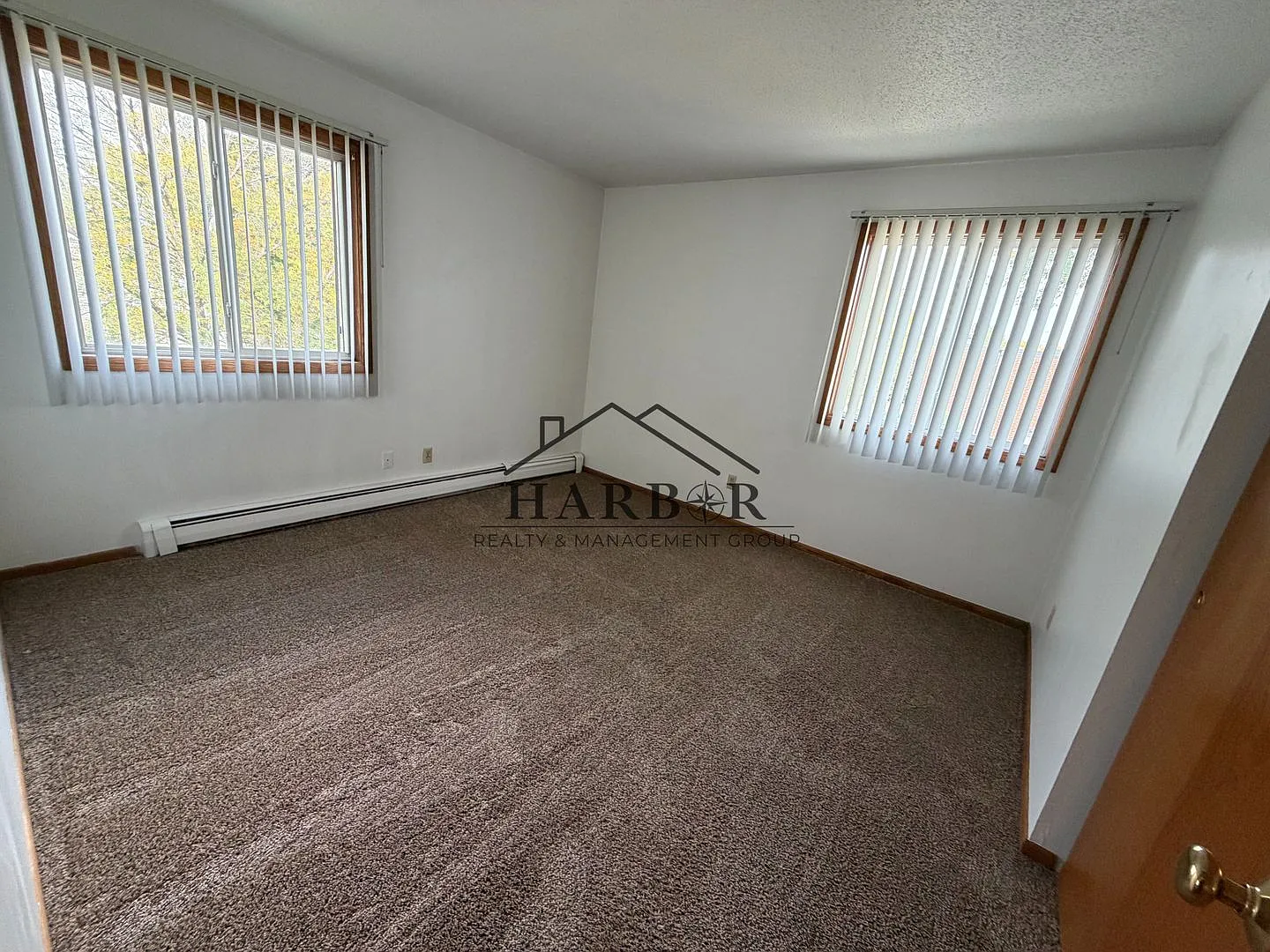 Cute and Cozy 1 Bedroom — Photo 2