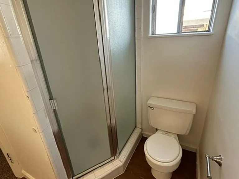 2704 W Whitendale Ave — Photo 6