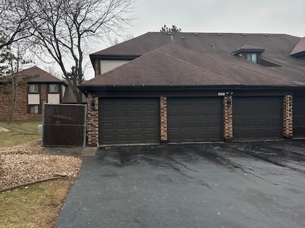 3341 184th St APT 1B, Homewood, IL 60430