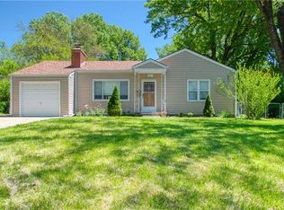 8801 Hiawatha Rd, Kansas City, MO 64114