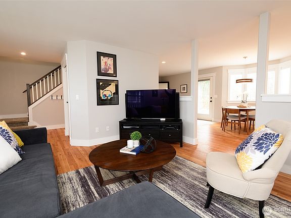 5th image of 13709 45th Drive SE