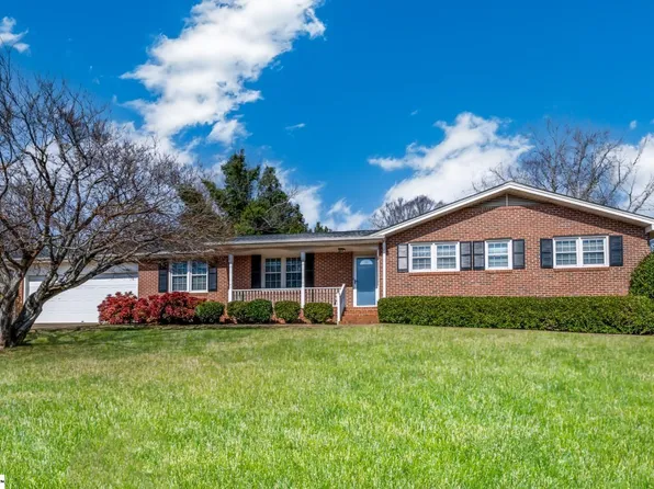 404 Knollwood Dr, Mauldin, SC 29662