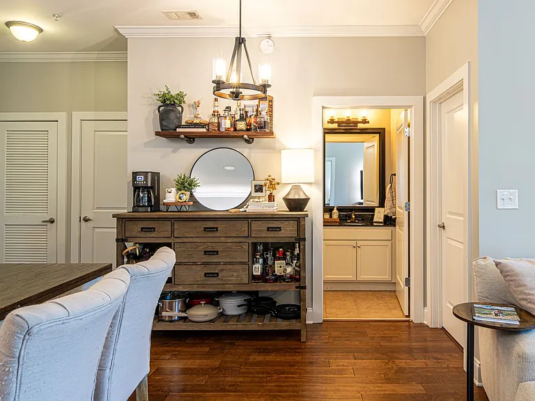 445 W Blount Ave #225 — Photo 9