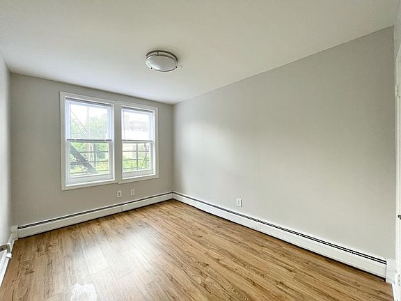 3rd image of 205 Monticello Ave APT 10