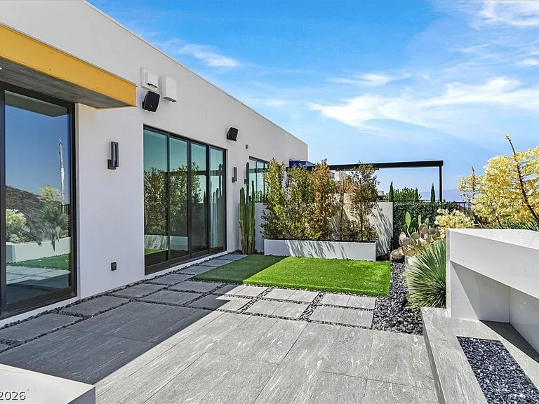 692 Scenic Cliff Dr — Photo 31