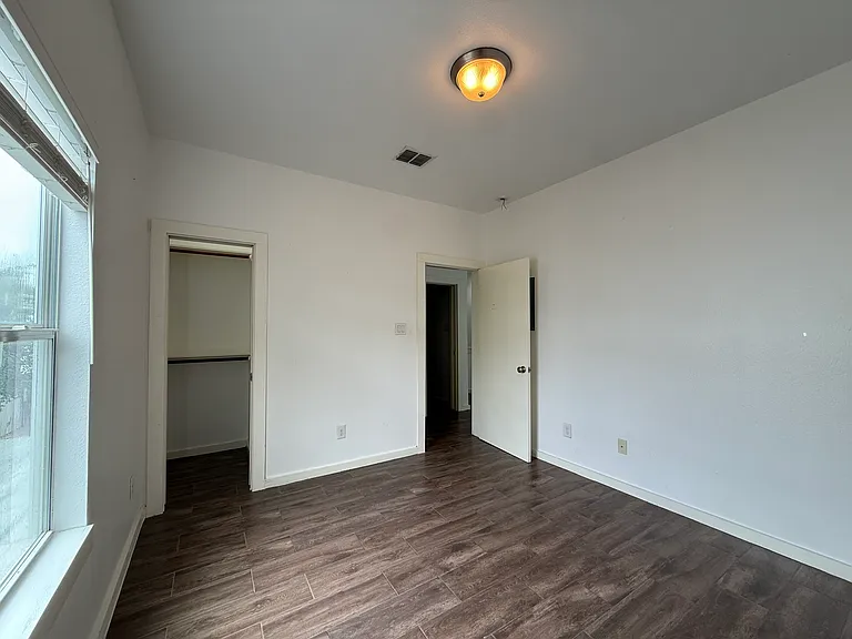 913 Ogden St — Photo 21