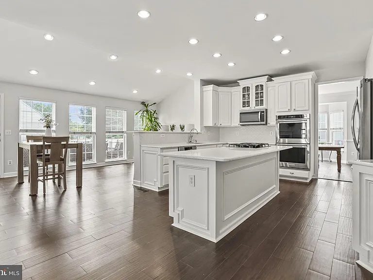 6032 Gholson Bridge Ct — Photo 10