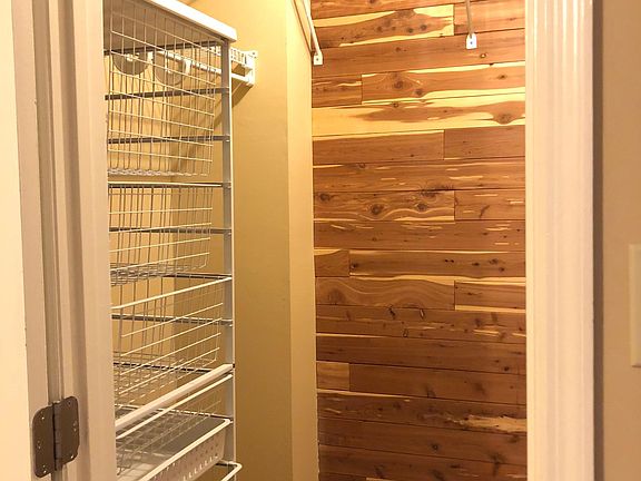 Master bedroom walking closet