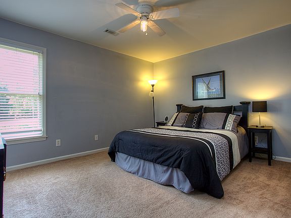 3rd image of 260 Hidden Lake Dr