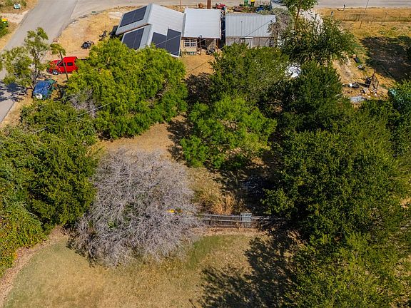 5th image of 753 Lois Ln