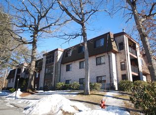 3 Greenbriar Dr APT 305, North Reading, MA 01864