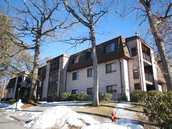 3 Greenbriar Dr APT 305, North Reading, MA 01864