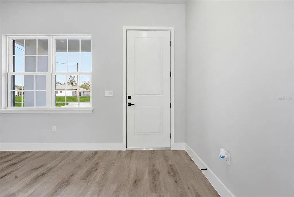 4 bed, 3.0 bath, 1802 sqft, $2,300 — Photo 4