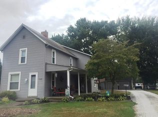 122 East Ave, Gnadenhutten, OH 44629