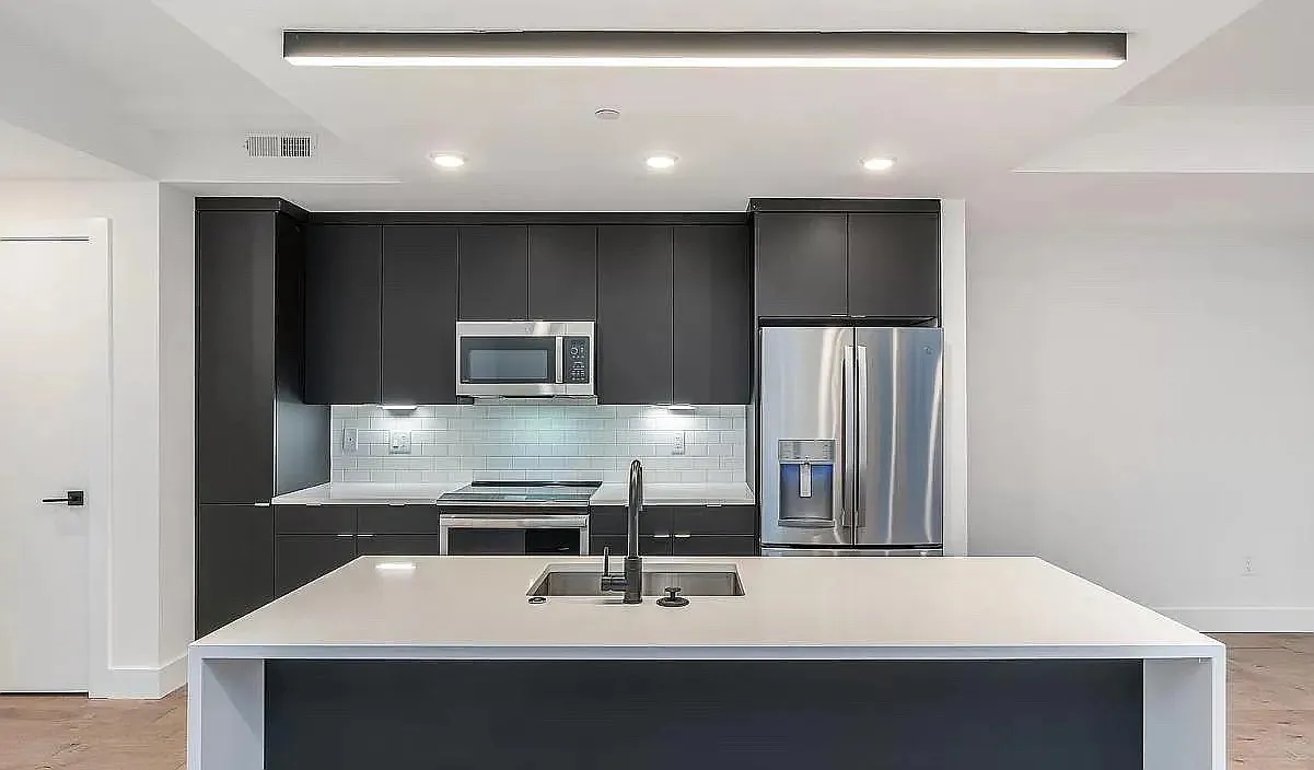 2 bed, 1026 sqft, $2,200 — Photo 1
