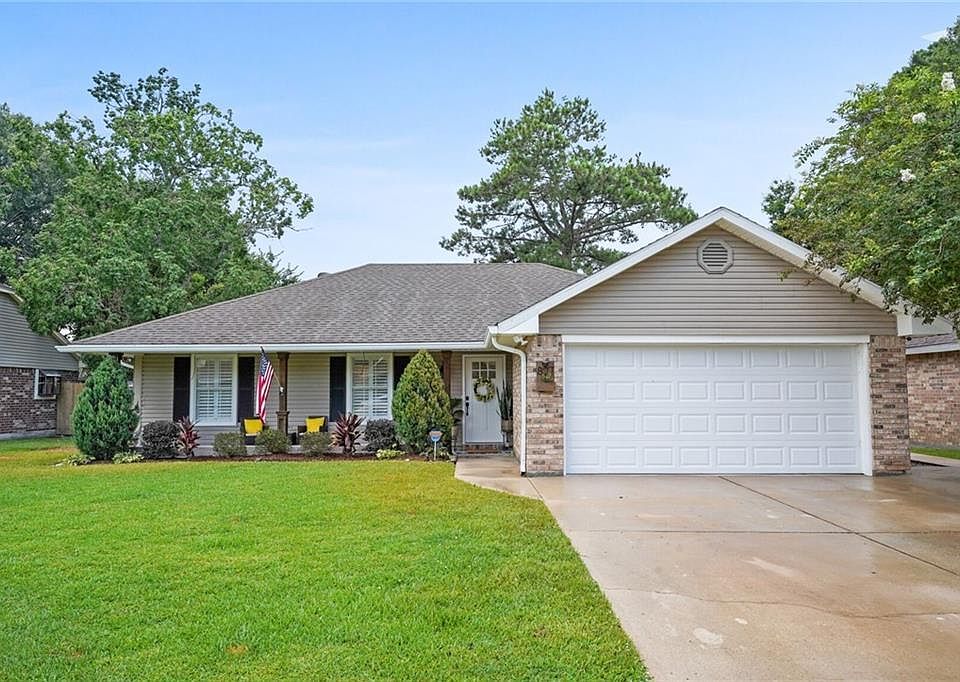1st image of 807 N Lake Caddo Ct