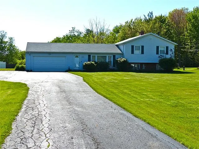 10992 Chillicothe Rd photo 1