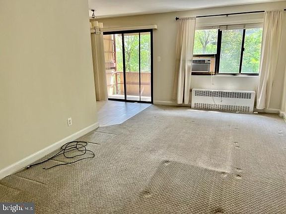2nd image of 1565 N Colonial Ter APT 204